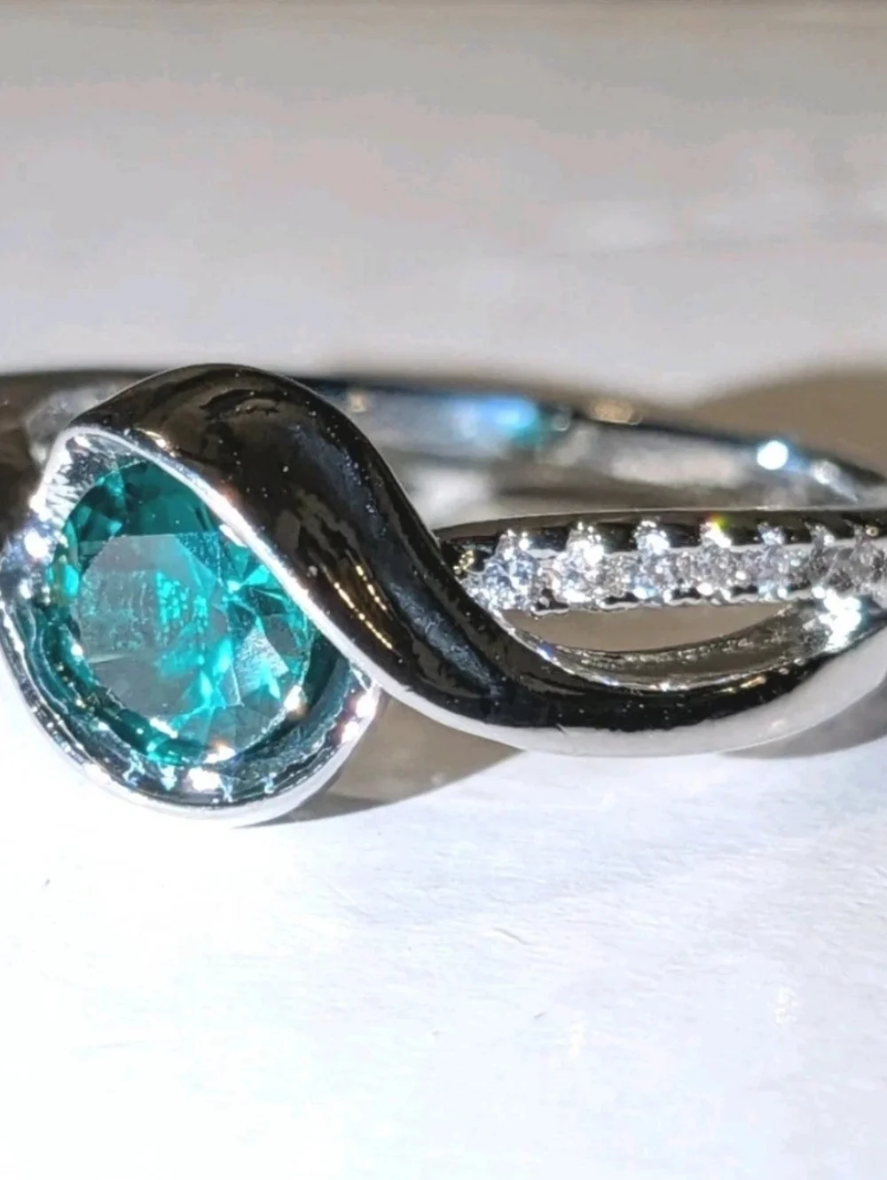 2Ct Round Cut Lab Created Emerald Women's Minimalist Ring 14K White Gold Plated